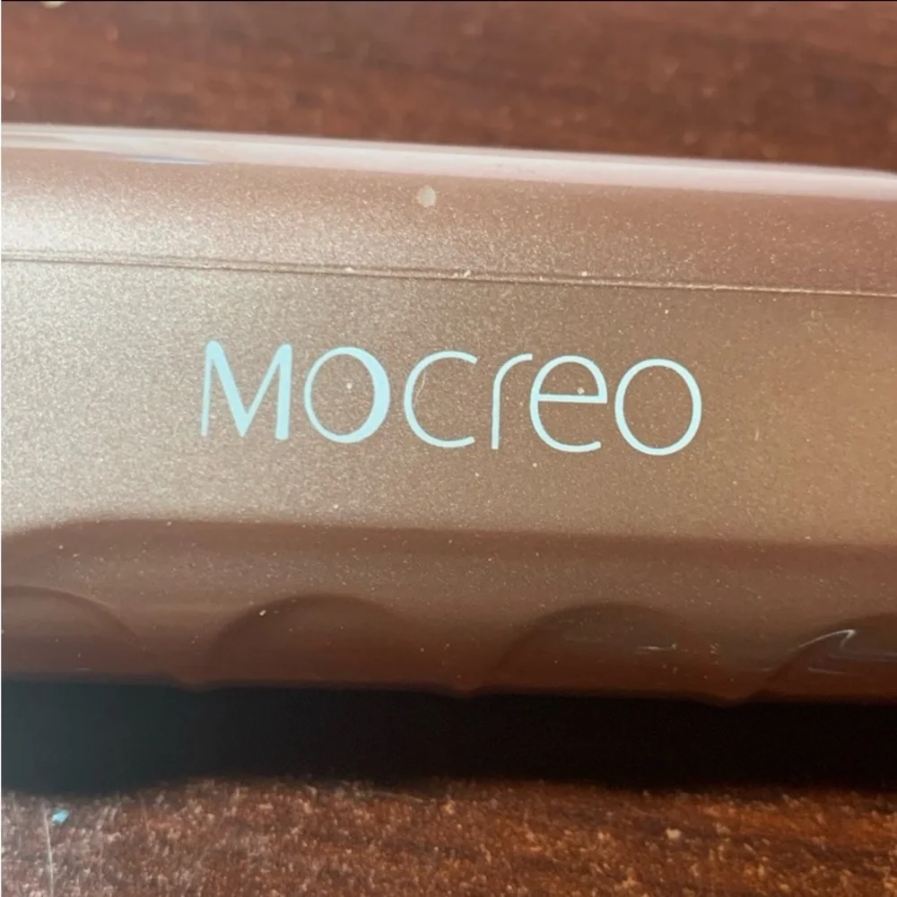 “MOCREO” Pink Selfie Stick. Open 33” Long Bluetooth Selfie Stick